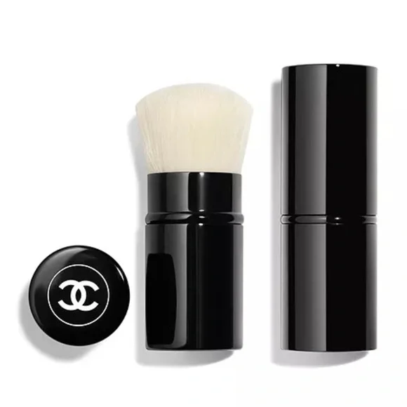 NIB CHANEL RETRACTABLE KABUKI BRUSH - Picture 2 of 4